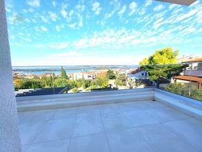 Thumbnail von Modern villa with sea view