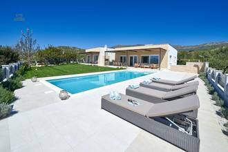 Thumbnail von Moderne Villa mit Swimmingpool