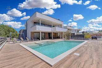 Thumbnail von Moderne Villa mit Pool und Blick auf das Meer bei Fazana, Region Pula