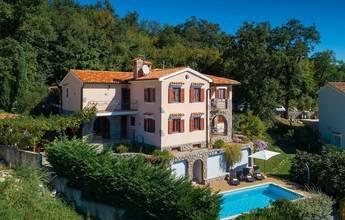 Thumbnail von Mediterrane Villa mit Swimmingpool und Blick ins Grüne und auf das Meer