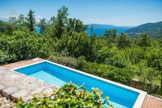 Thumbnail von Mediterrane Villa mit Swimmingpool und Blick ins Grüne und auf das Meer