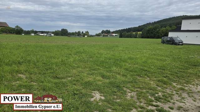 Attraktives Baugrundstück für Ihr Eigenheim oder als Geldparkplatz !