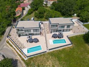 Thumbnail von Moderne Villa mit Swimmingpool und Meerblick in ruhiger Umgebung