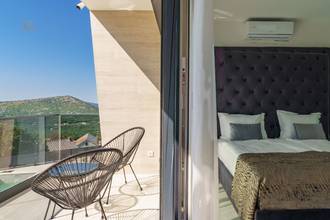 Thumbnail von Modern villa with swimming pool and sea view in a quiet location