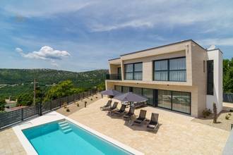 Thumbnail von Modern villa with swimming pool and sea view in a quiet location