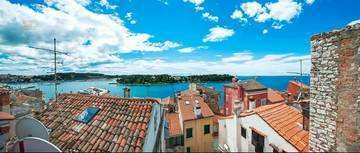 Thumbnail von Townhouse with 4 studios and a rooftop terrace with sea view