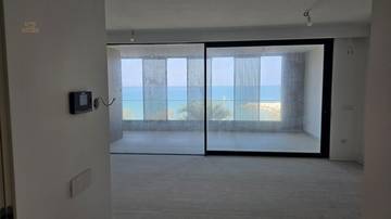 Thumbnail von Modern penthouse with roof terrace in the first row to the sea