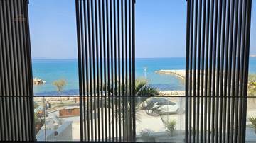 Thumbnail von Modern penthouse with roof terrace in the first row to the sea