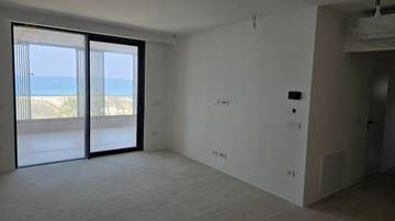 Thumbnail von Modern apartment in the first row to the sea