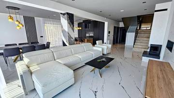 Thumbnail von Modern villa with pool and beautiful sea view