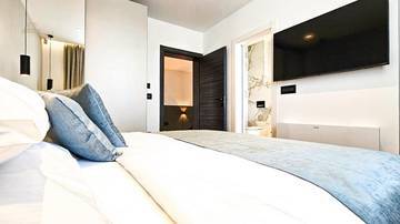Thumbnail von Modern villa with pool and beautiful sea view