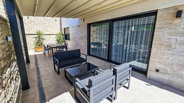 Thumbnail von Modern villa with pool and beautiful sea view