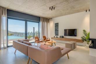Thumbnail von Moderne Villa mit Infinity-Pool und Panorama-Meerblick