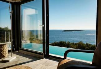 Thumbnail von Mediterranean villa near the seafront