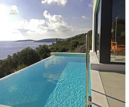 Thumbnail von Mediterranean villa near the seafront