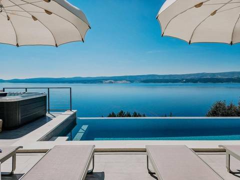 Moderne Villa mit Infinity-Pool und Panorama-Meerblick, Region Omis