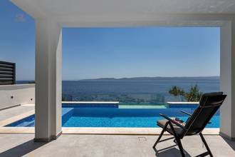 Thumbnail von Luxurious semi-detached house with swimming pool - directly on the beach