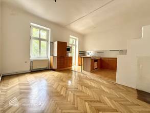 Thumbnail von Helle Wohnung mit Balkon auf ganzer Etage zzgl. Rohdachboden, Nähe Einsiedlerpark