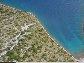 Thumbnail von Agricultural land with development potential including a small island
