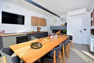 Thumbnail von Modern villa with city and sea view, Split region