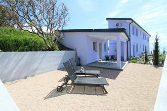 Thumbnail von Haus mit vier Apartments direkt am Meer