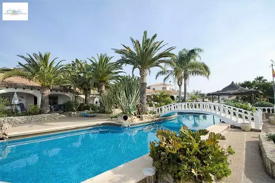Calpe - Ref. AS-0318 Investorenobjekt: Ferienanlage in traumhafter Wohnlage mit unverbaubarer Fernsicht und baulichen Erweiterungsmöglichkeiten.
