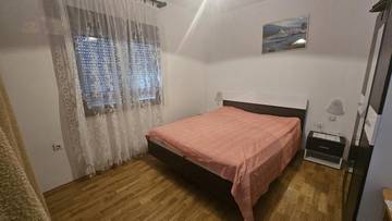 Thumbnail von Semi-detached house with three apartments