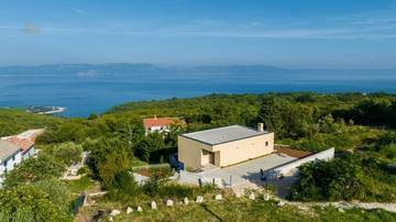 Thumbnail von Moderne Villa mit Pool und Blick auf das Meer