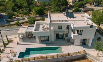 Moderne State-of-the-Art Villa nahe dem Strand