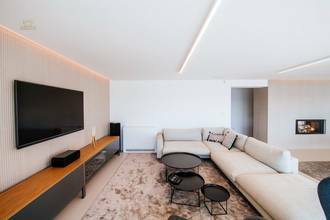 Thumbnail von Modern luxury villa directly on the sea