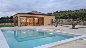 Thumbnail von Modern bungalow with panoramic sea view, island Pag