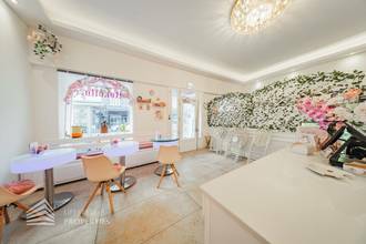 Thumbnail von Fully equipped café and pastry shop – French charm & operational in a lively location