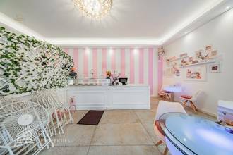 Thumbnail von Fully equipped café and pastry shop – French charm & operational in a lively location