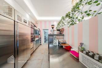 Thumbnail von Fully equipped café and pastry shop – French charm & operational in a lively location