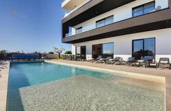 Thumbnail von Modern villa with pool and rooftop terrace