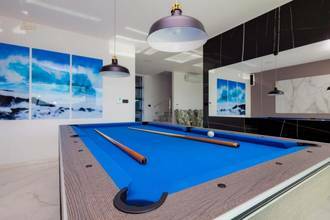Thumbnail von Moderne Luxusvilla mit Swimmingpool und Meerblick, Region Pula
