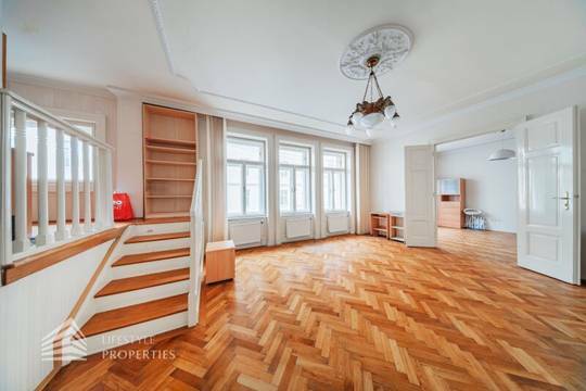 Charmante 3-Zimmer Altbauwohnung mit Loggia, Nähe Volksoper