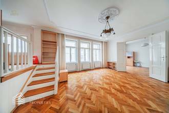 Charmante 3-Zimmer Altbauwohnung mit Loggia, Nähe Volksoper