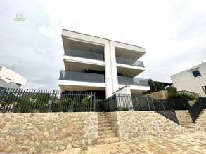 Neue Erdgeschosswohnung mit Pool