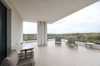 Thumbnail von Modern villa with pool