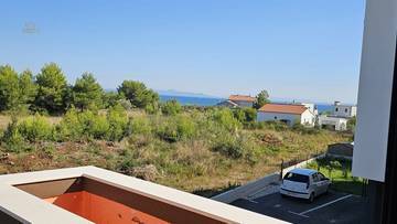 Thumbnail von Modern villa with pool and rooftop terrace