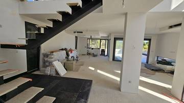 Thumbnail von Modern villa with pool and rooftop terrace