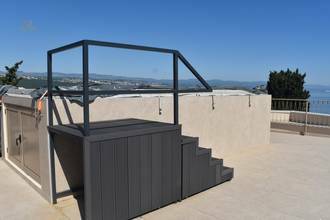 Thumbnail von Luxurious penthouse with rooftop swimming pool and panoramic sea view