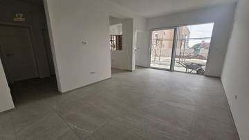 Thumbnail von Moderne Erdgeschosswohnung mit Garten und Pool