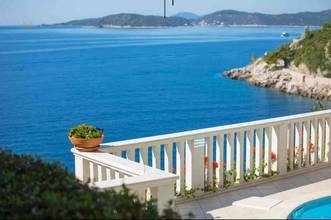 Thumbnail von Mediterranean villa directly on the sea, Dubrovnik region