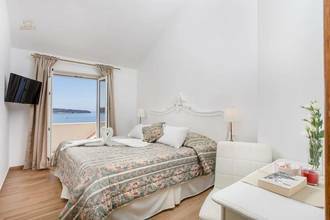 Thumbnail von Mediterranean villa directly on the sea, Dubrovnik region