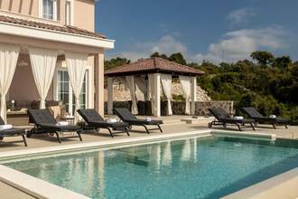 Thumbnail von Mediterrane Villa mit Swimmingpool in traumhafter Lage nahe dem Meer