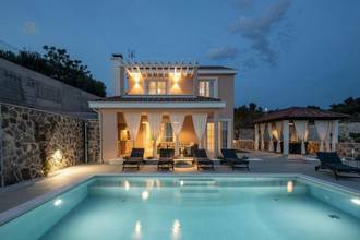 Thumbnail von Mediterrane Villa mit Swimmingpool in traumhafter Lage nahe dem Meer