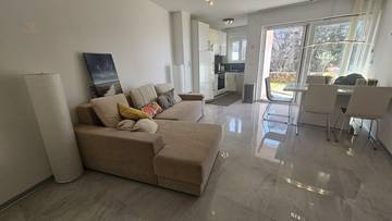 Thumbnail von Ground floor apartment with garden and sea view