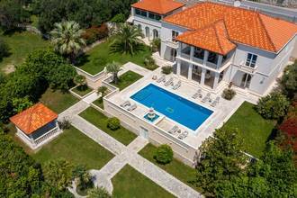 Thumbnail von Stilvolle Luxusvilla mit Panorama-Meerblick